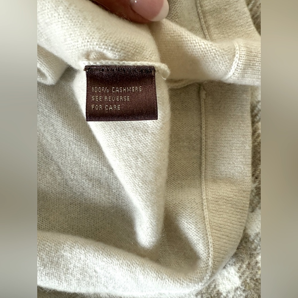 525 America | Cashmere Sweater - Picture 4 of 6